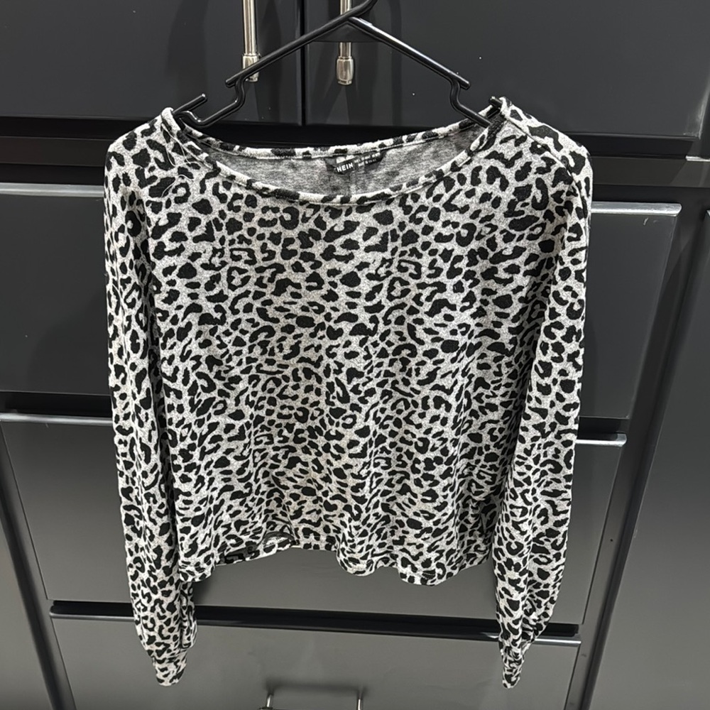 Leopard Print Long Sleeve Top